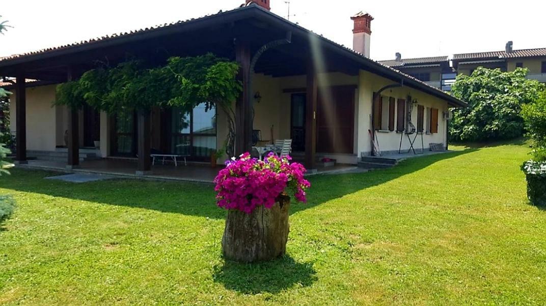 B&B Margot Albavilla Екстериор снимка